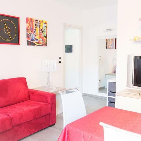 Nuovo Appartamento In Centro Con Posto Auto Incluso อาออสตา ภายนอก รูปภาพ